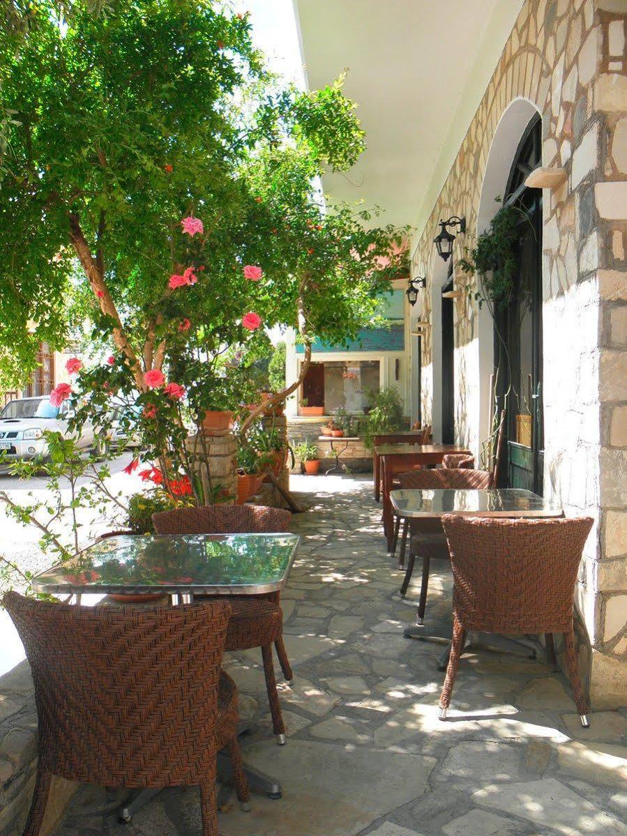 Hotel Venetia Ireo  Exterior photo
